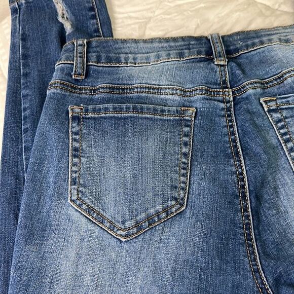 Encore Jeans Women's destructed high rise stretch skinny jeans. Size 11 - Picture 4 of 16